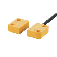 [*112693] Detector magnético codificado; 36x13x26 mm; Alcance 5MM, no enrasable; 2x NA, 1x NC; (libres de potencial); DC; Cable 6M; IP67; IP69K; 3 hilos; Temp. -25...80°C; 150Hz